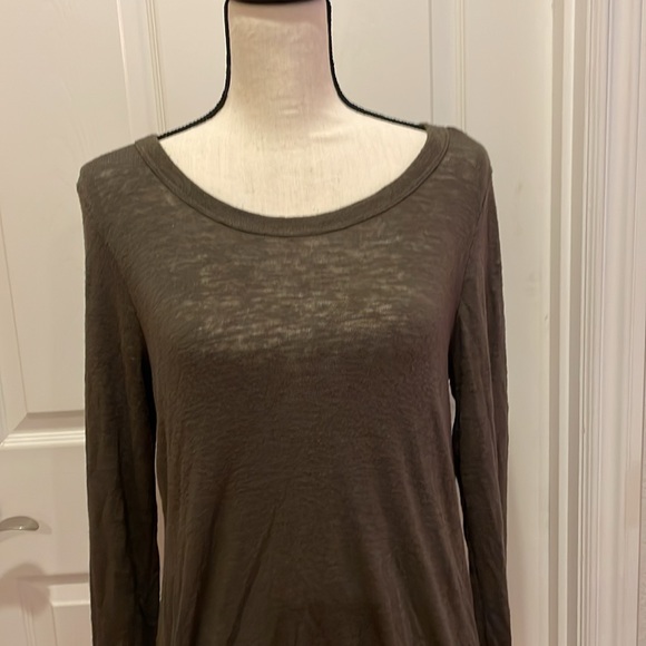 Bobeau Large Avacado green semi sheer scoop neck T shirt with tie at the bottom - Picture 2 of 6